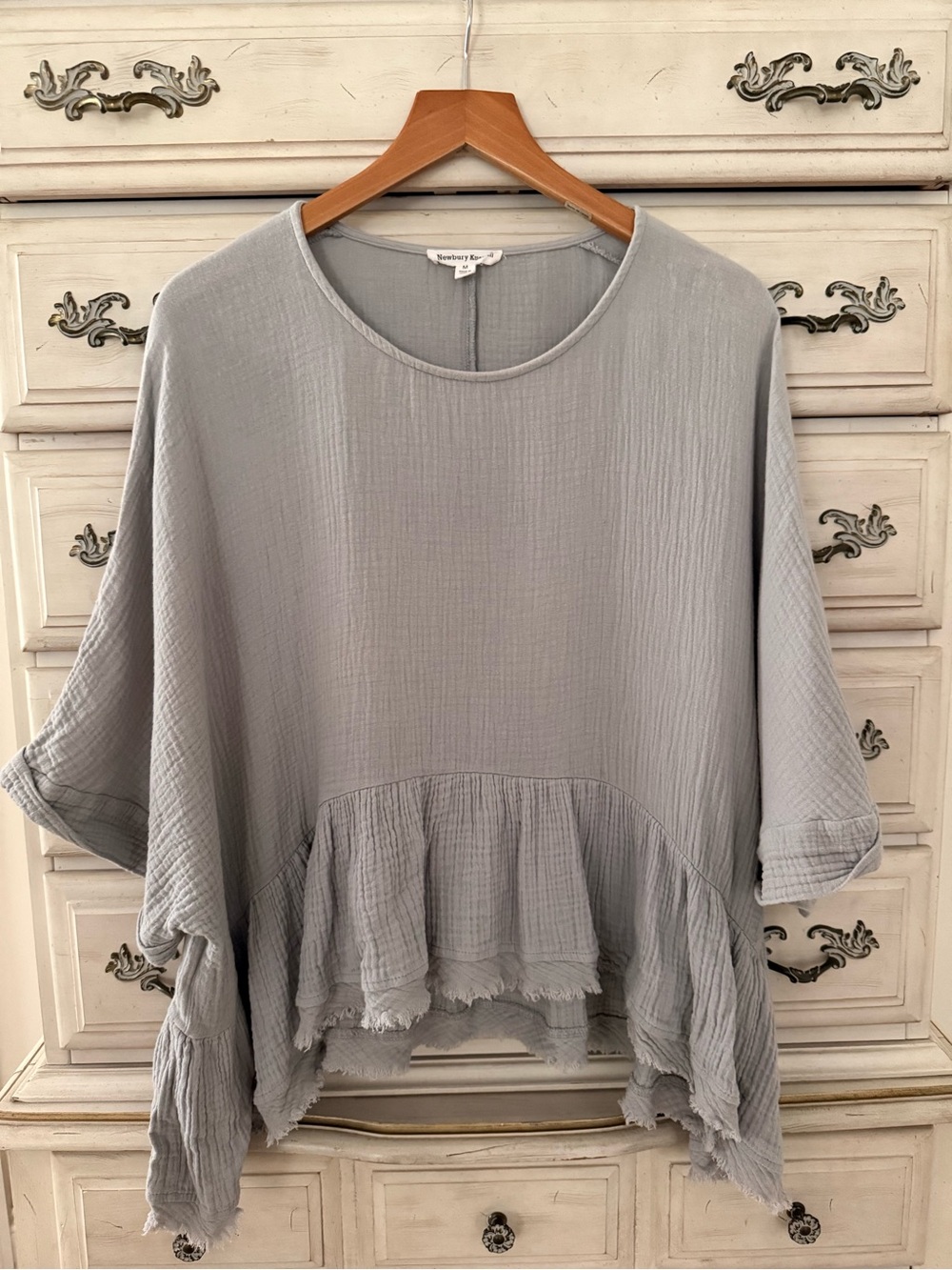 Newbury Kustom Light Gray Ruffle-Hem Tunic Top
